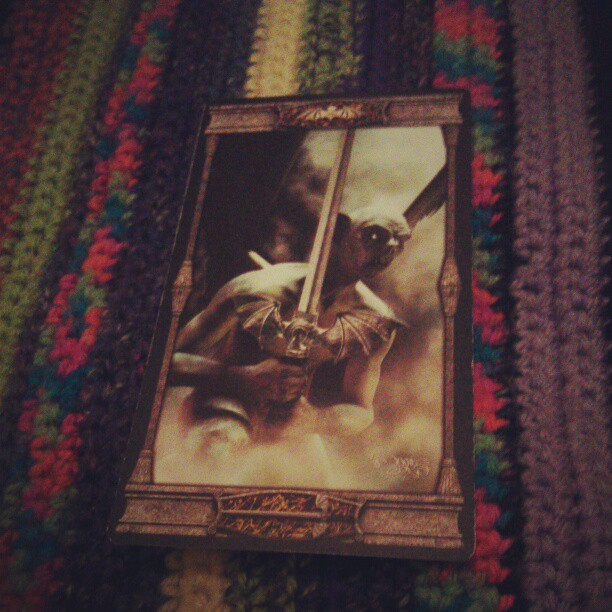 Gestern stand im Zeichen des Buben der Schwerter... #Tarot #Tageskarte #esoterik