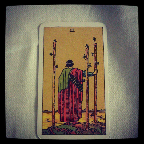 Mein Tag im Zeichen der 3 der Stäbe. #tarot #esoterik #Tageskarte