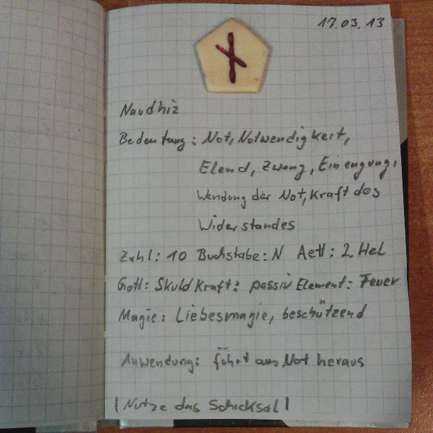 Meine #tagesrune ist heute Naudhiz. #runen #esoterik