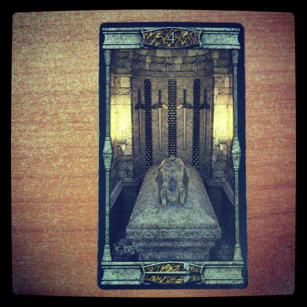 #tageskarte Die 4 der Schwerter #tarot #esoterik #spiritualität