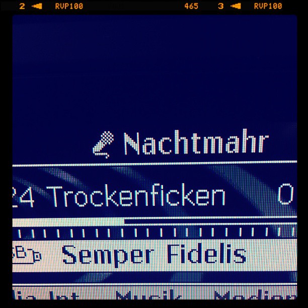 Komm schon Baby, wir tanzen doch nur.... ... Das ist nicht Tanzen, das ist Trockenficken! #nachtmahr #musik