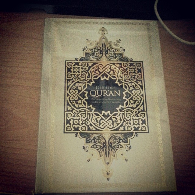 Next book.... just to look. I'm not muslim, not christian. But i think its good to know what other religions say. Uh. Bad english..... #books #religion