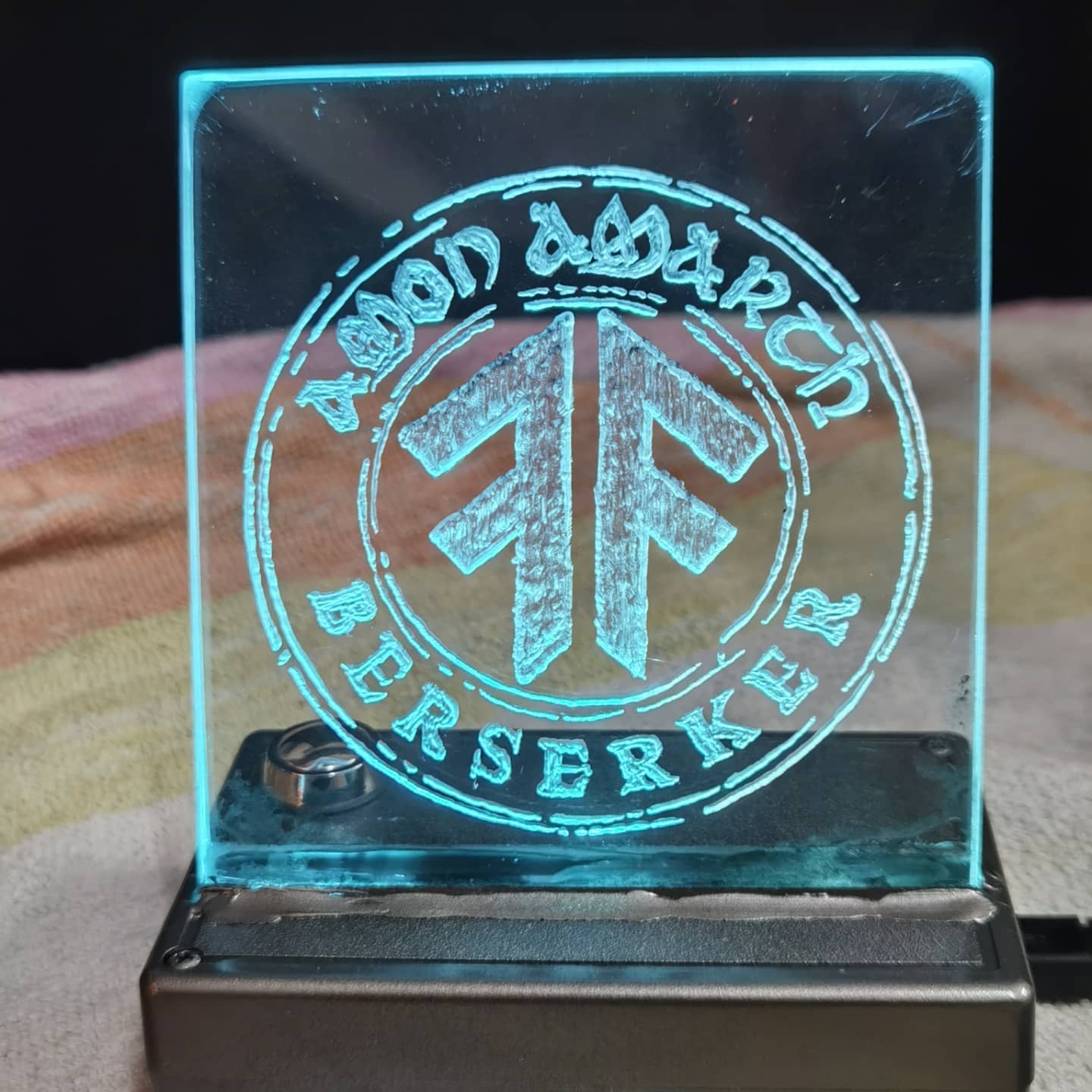 Another Lightsign. Engraved with dremel in Plexivlas. Light ist made with 3 ws2812b a Nodemcu8266 ond WLed.  #diy #lightsign #wled #nodemcu8266 #ws2812b #amonamarth #fanart #art