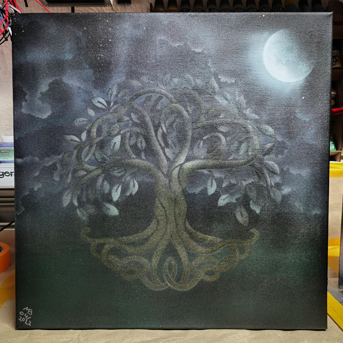 And another Yggdrasil finished. Doesn't look good on the photo. Panted with airbrush. For the Yggdrasil i used vallejo shifters in green blue violet for the leaves and brightgold brown for treetrunk and branches.  #yggdrasil #nordischemythologie #treeoflife #lebensbaum #nordicmythology #vikingart #vikings #airbrush #airbrushart #airbrushing #vallejo #theshifters #art #kunst #diy #creative #mystic #mystisch #norsemythology