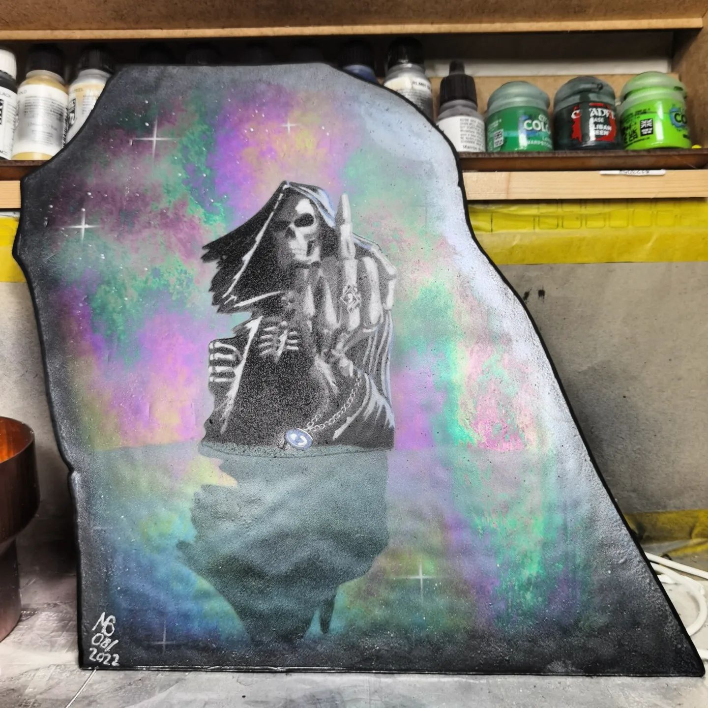 And another tryout
Airbrushart on rainbowglass. Stencil by UMR-Design. Just have to polish it.  #airbrush #art #airbrushart #artonglass #airbrushing #kunst #skull #umrdesign #glass #rainbowglass