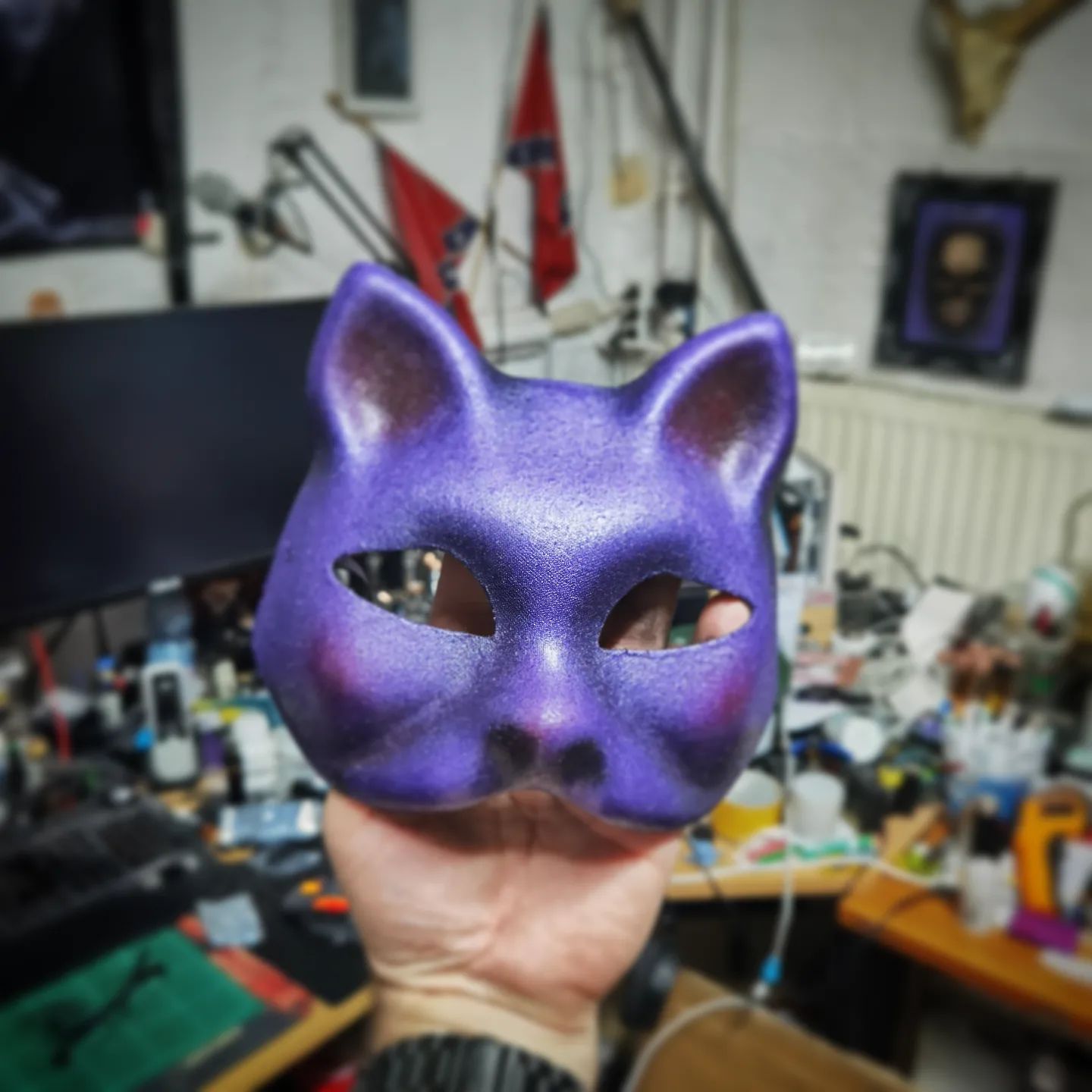 this Mask was painted by my young daughter. She had never airbrushed before and i just gave her a little help. Its for a schoolproject. Base is a papermask.  #mask #airbrush #airbrushfirsttime #school #art #kunst #artwork #luftpinselkunst #airbrushart #herterich #createx #paascheairbrush